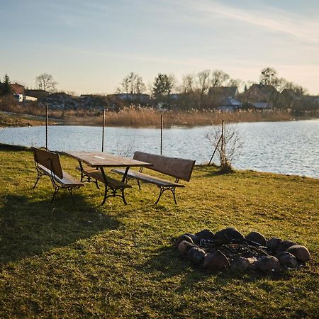 Villa Z Widokiem Na Jezioro à Iława Extérieur photo
